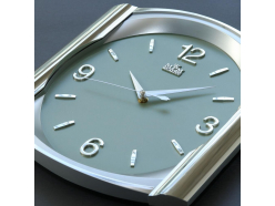 kwadratowy-plastikowy-zegar-jasny-zielony-srebrny-blyszczacy-mpm-e01-2430