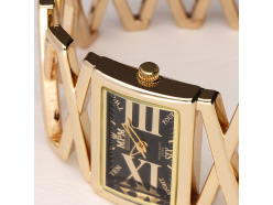 damske-hodinky-mpm-w02m-10484-c-kovove-pouzdro-zlaty-cerny-ciselnik