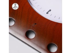 kwadratowy-plastikowy-zegar-ciemny-brazowy-mpm-runar-ii-jakosc