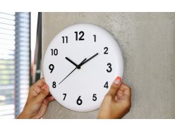 design-plastic-wall-clock-blue-mpm-glavier-d