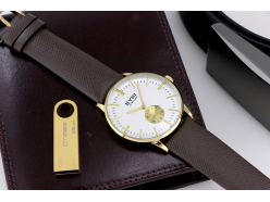 modne-panske-hodinky-eyki-w01e-11107-c-kovove-puzdro-biely-zlaty-cifernik