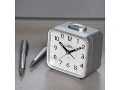 analogowy-budzik-plastikowe-srebrna-czarna-prim-alarm-klasik-c01p-3795-7090-i
