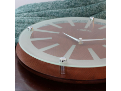 nastenne-drevene-hodiny-hnede-prim-wood-singular-a