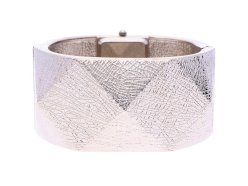 damske-hodinky-mpm-quality-w02m-11153-a-kovove-pouzdro-perletovy-stribrny-ciselnik
