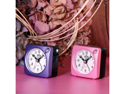 plastic-analog-alarm-clock-light-green-mpm-c01-2717